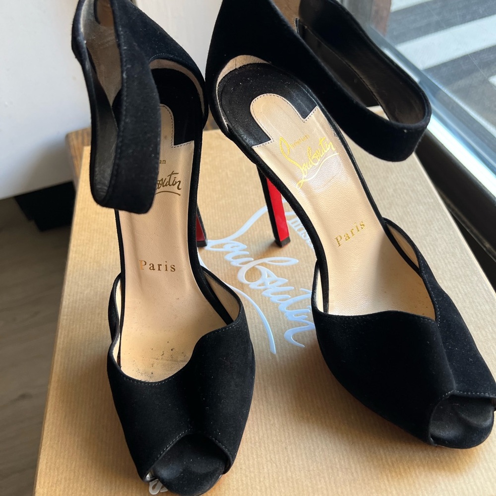 Christian Louboutin Leonor Fini 120 Suede Peep Toe Pumps Black Size 36